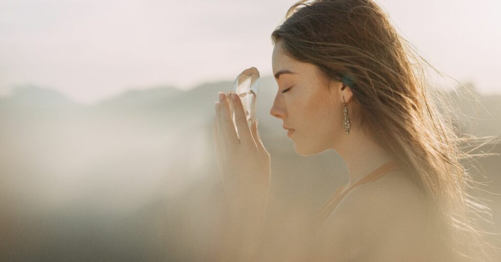 הילינג בשילוב קריסטלים